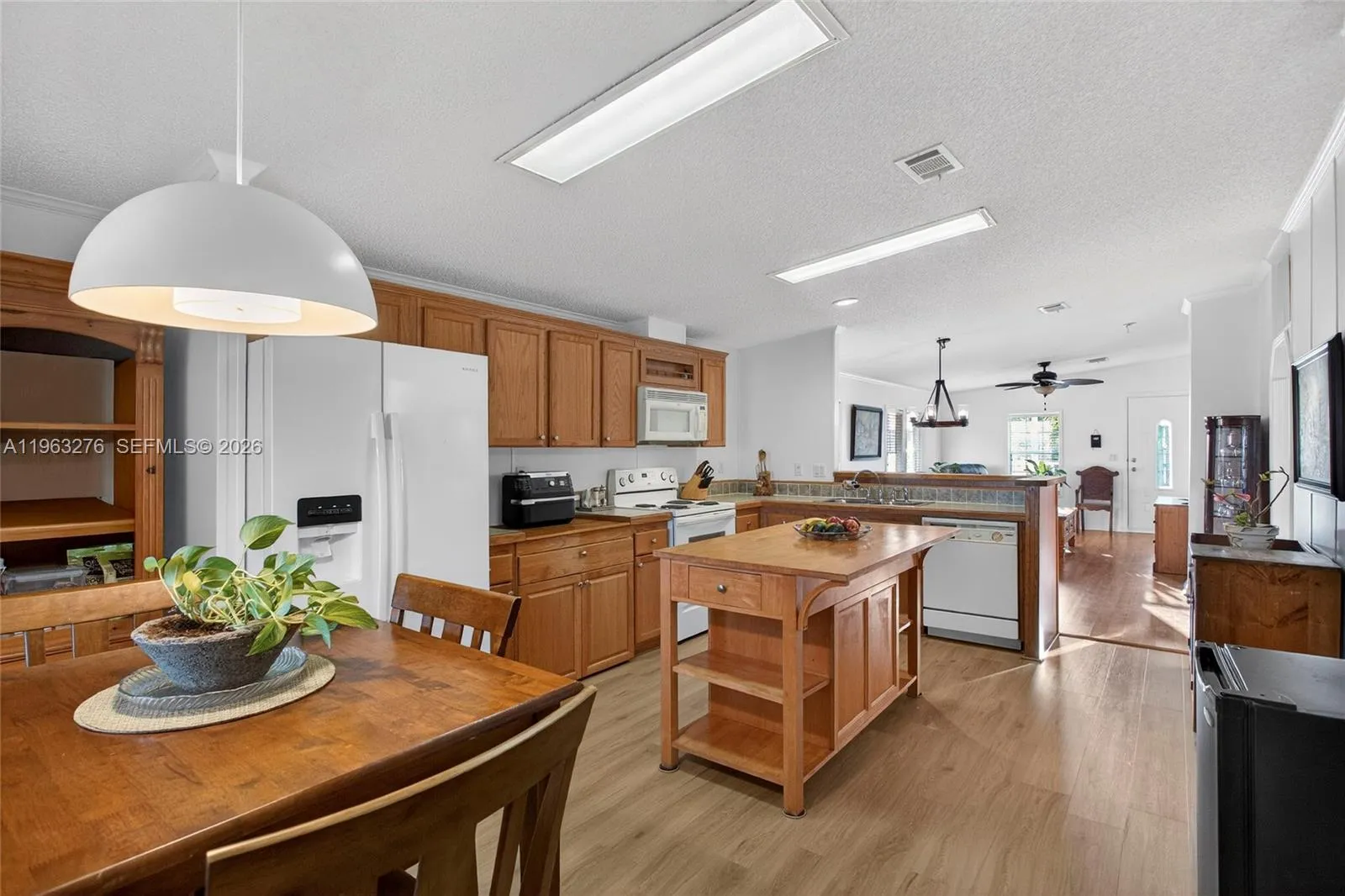 2228 Sw 83rd Ave, Davie, Florida 33324, Davie, Florida 33324, 3 Bedrooms Bedrooms, ,3 BathroomsBathrooms,Residential,For Sale,2228 Sw 83rd Ave, Davie, Florida 33324,A11963276