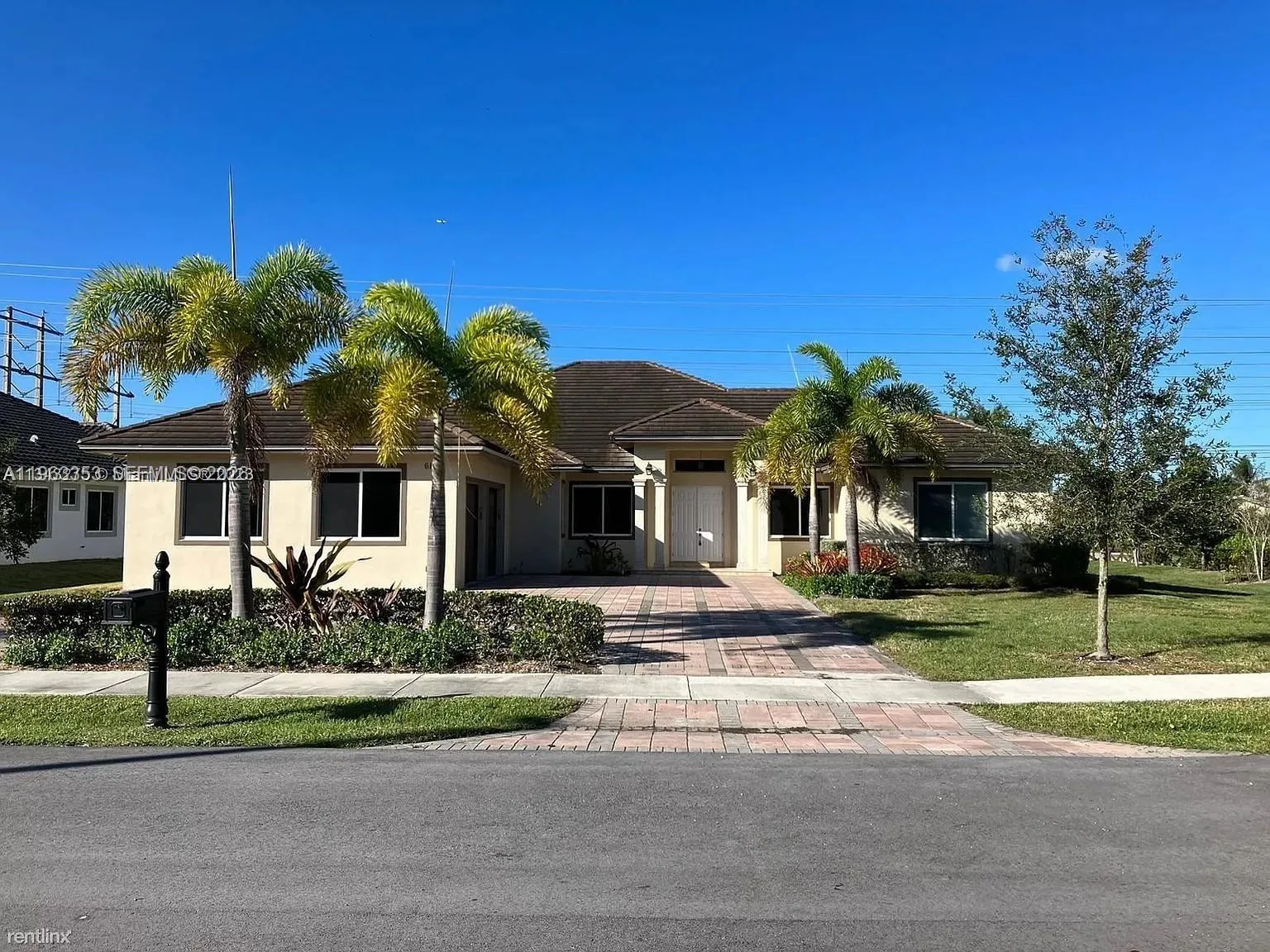 6111 Marinel Say Dr 6111, Davie, Florida 33314, Davie, Florida 33314, 5 Bedrooms Bedrooms, ,4 BathroomsBathrooms,Residential Lease,For Rent,6111 Marinel Say Dr 6111, Davie, Florida 33314,A11963353