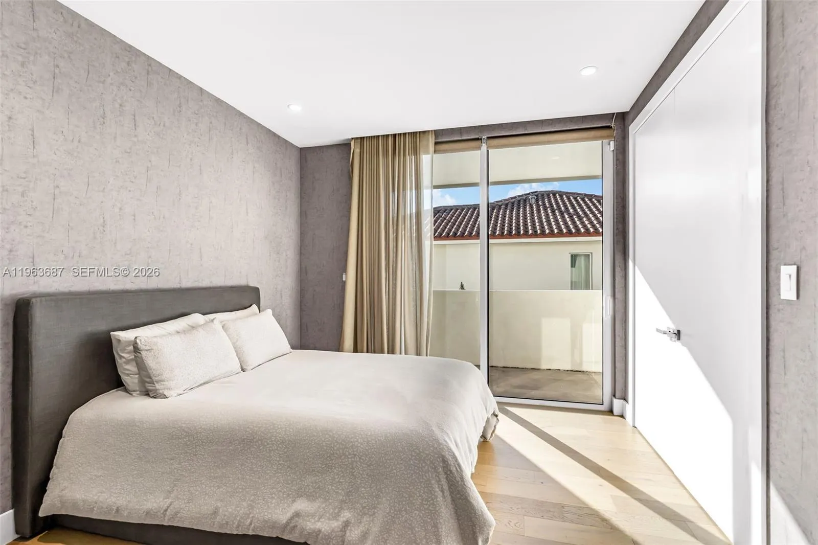 285 W Mashta Dr, Key Biscayne, Florida 33149, Key Biscayne, Florida 33149, 6 Bedrooms Bedrooms, ,6 BathroomsBathrooms,Residential Lease,For Rent,285 W Mashta Dr, Key Biscayne, Florida 33149,A11963687