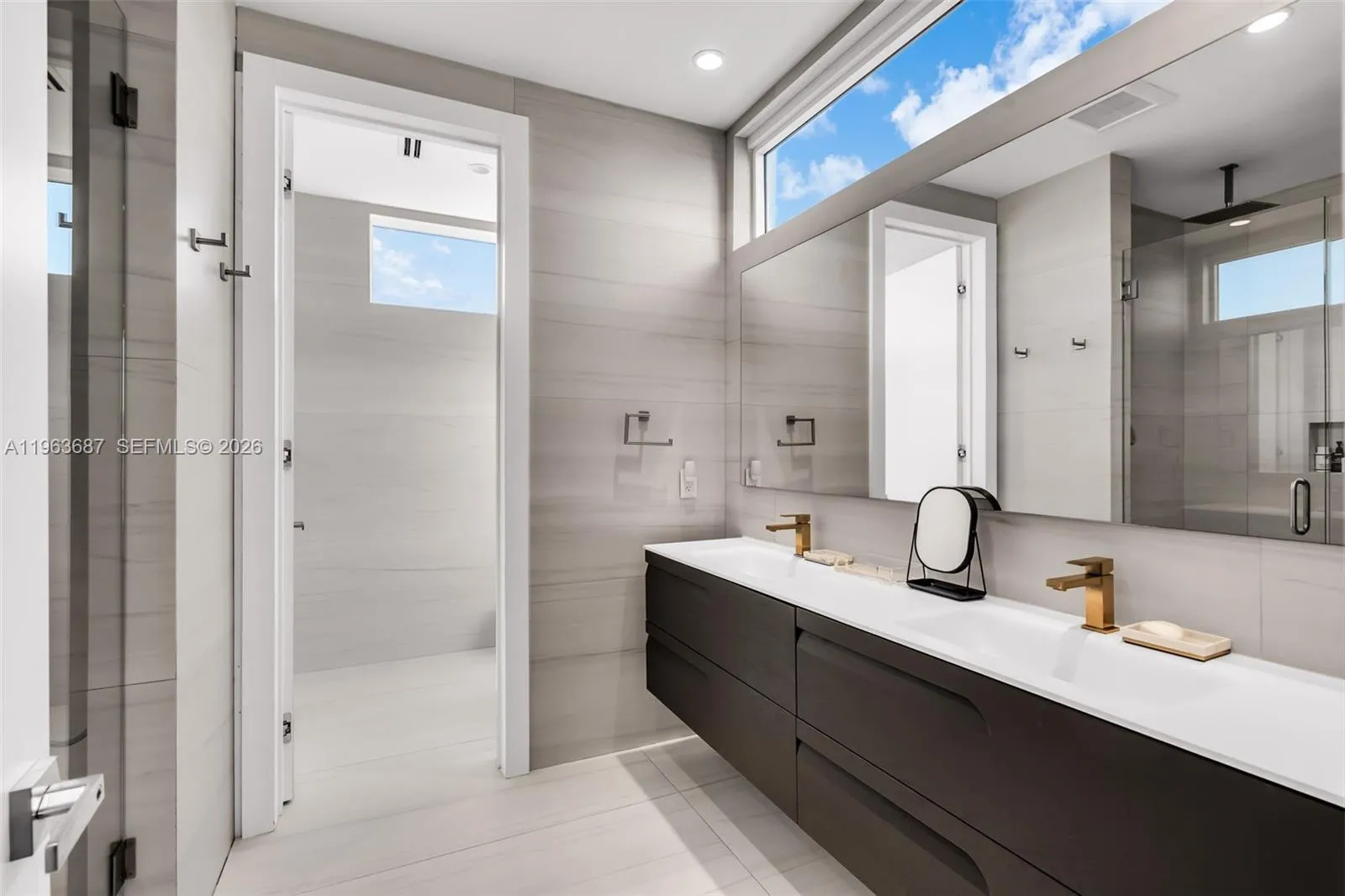 285 W Mashta Dr, Key Biscayne, Florida 33149, Key Biscayne, Florida 33149, 6 Bedrooms Bedrooms, ,6 BathroomsBathrooms,Residential Lease,For Rent,285 W Mashta Dr, Key Biscayne, Florida 33149,A11963687