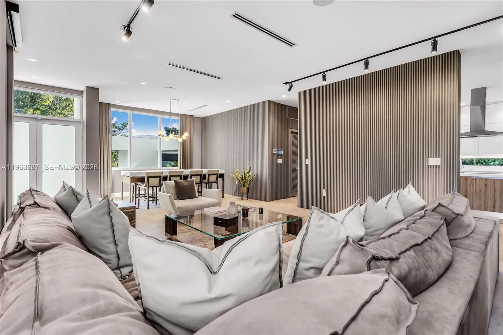 285 W Mashta Dr, Key Biscayne, Florida 33149, Key Biscayne, Florida 33149, 6 Bedrooms Bedrooms, ,6 BathroomsBathrooms,Residential Lease,For Rent,285 W Mashta Dr, Key Biscayne, Florida 33149,A11963687