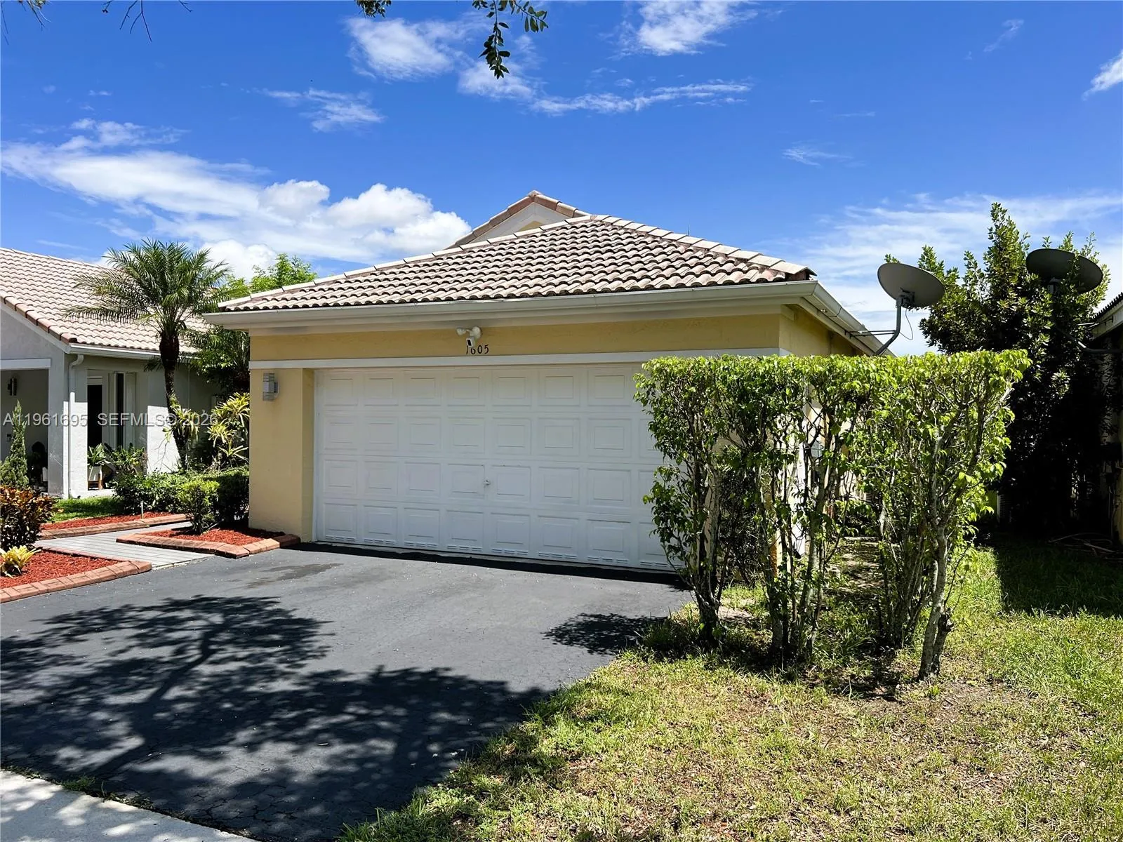 1605 Salerno Cir, Weston, Florida 33327, Weston, Florida 33327, 3 Bedrooms Bedrooms, ,2 BathroomsBathrooms,Residential,For Sale,1605 Salerno Cir, Weston, Florida 33327,A11961695