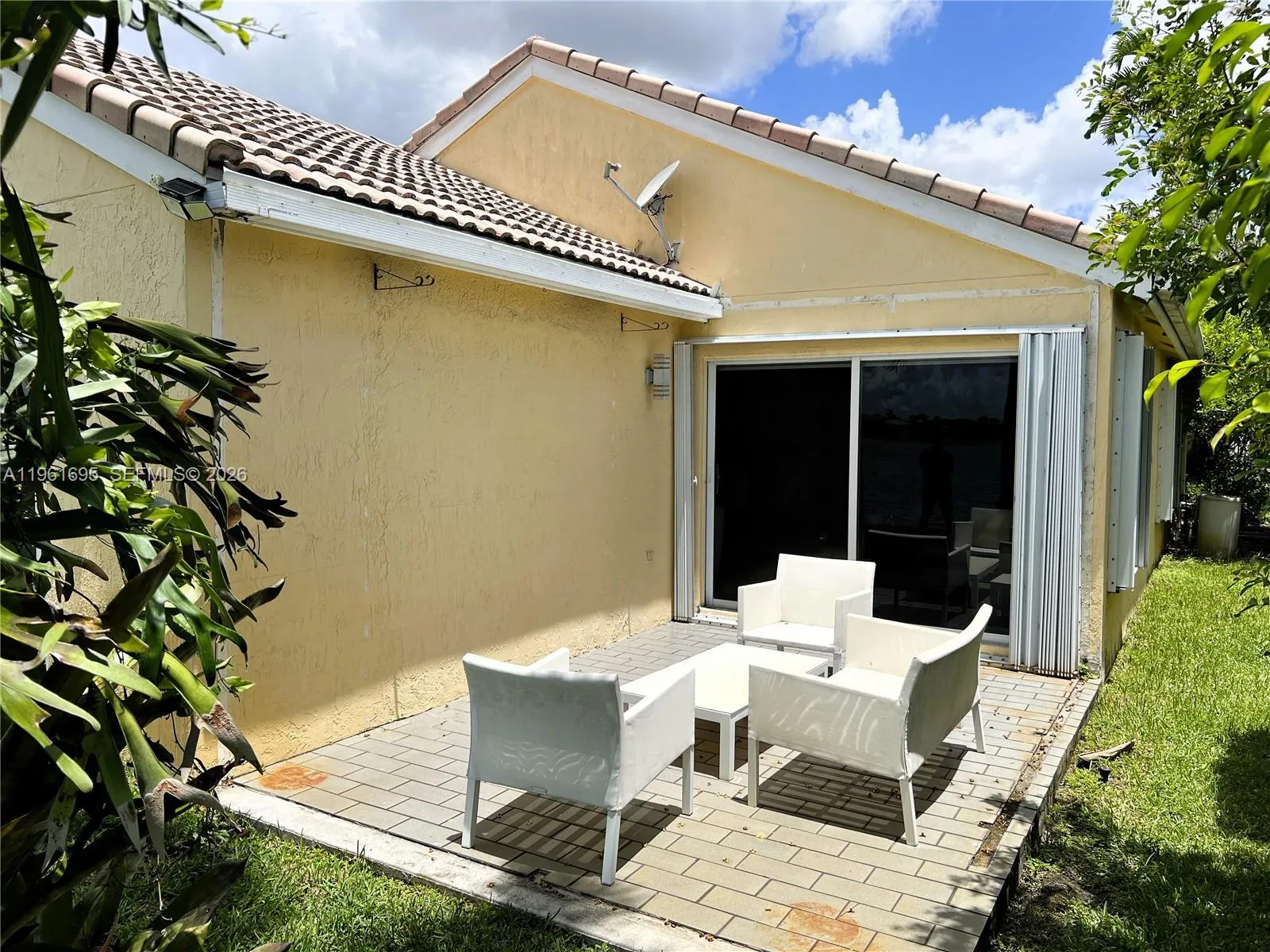 1605 Salerno Cir, Weston, Florida 33327, Weston, Florida 33327, 3 Bedrooms Bedrooms, ,2 BathroomsBathrooms,Residential,For Sale,1605 Salerno Cir, Weston, Florida 33327,A11961695