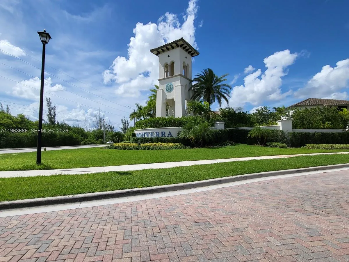 9393 W 33rd Way, Hialeah, Florida 33018, Hialeah, Florida 33018, 3 Bedrooms Bedrooms, ,2 BathroomsBathrooms,Residential,For Sale,9393 W 33rd Way, Hialeah, Florida 33018,A11963686