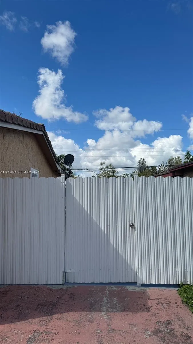 17200 Nw 51st Pl C, Miami Gardens, Florida 33055, Miami Gardens, Florida 33055, 1 Bedroom Bedrooms, ,1 BathroomBathrooms,Residential Lease,For Rent,17200 Nw 51st Pl C, Miami Gardens, Florida 33055,A11962094