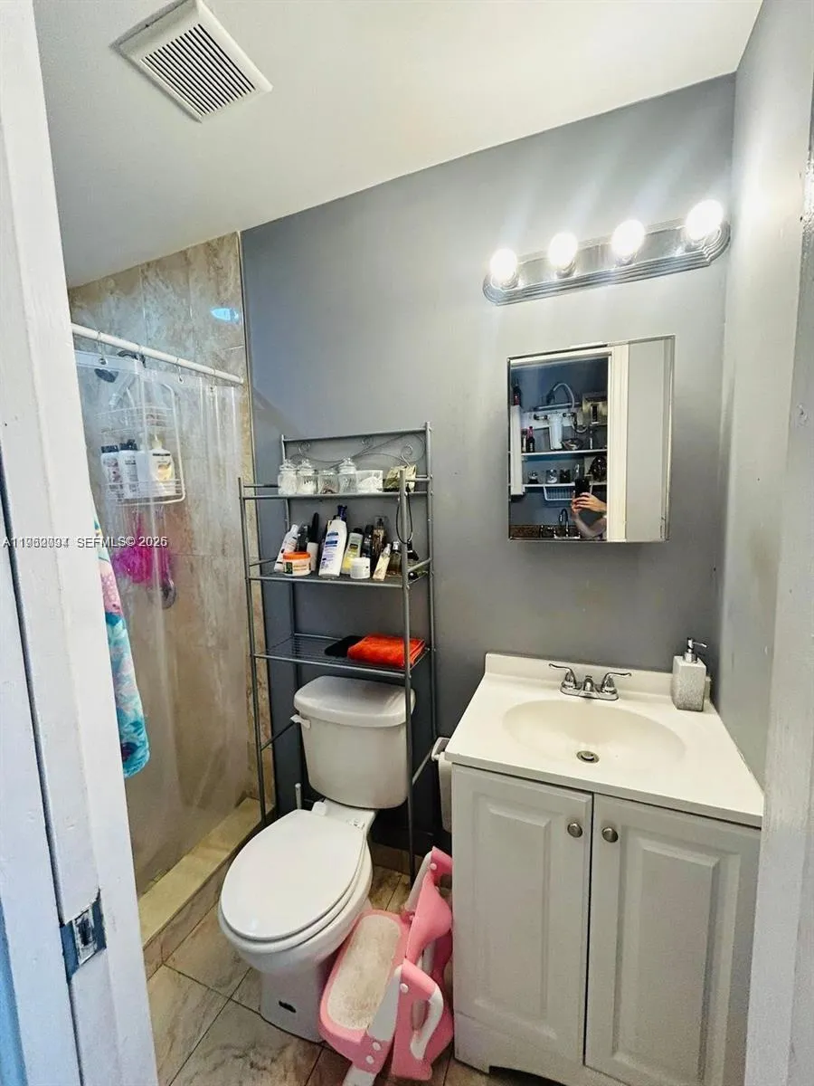 17200 Nw 51st Pl C, Miami Gardens, Florida 33055, Miami Gardens, Florida 33055, 1 Bedroom Bedrooms, ,1 BathroomBathrooms,Residential Lease,For Rent,17200 Nw 51st Pl C, Miami Gardens, Florida 33055,A11962094
