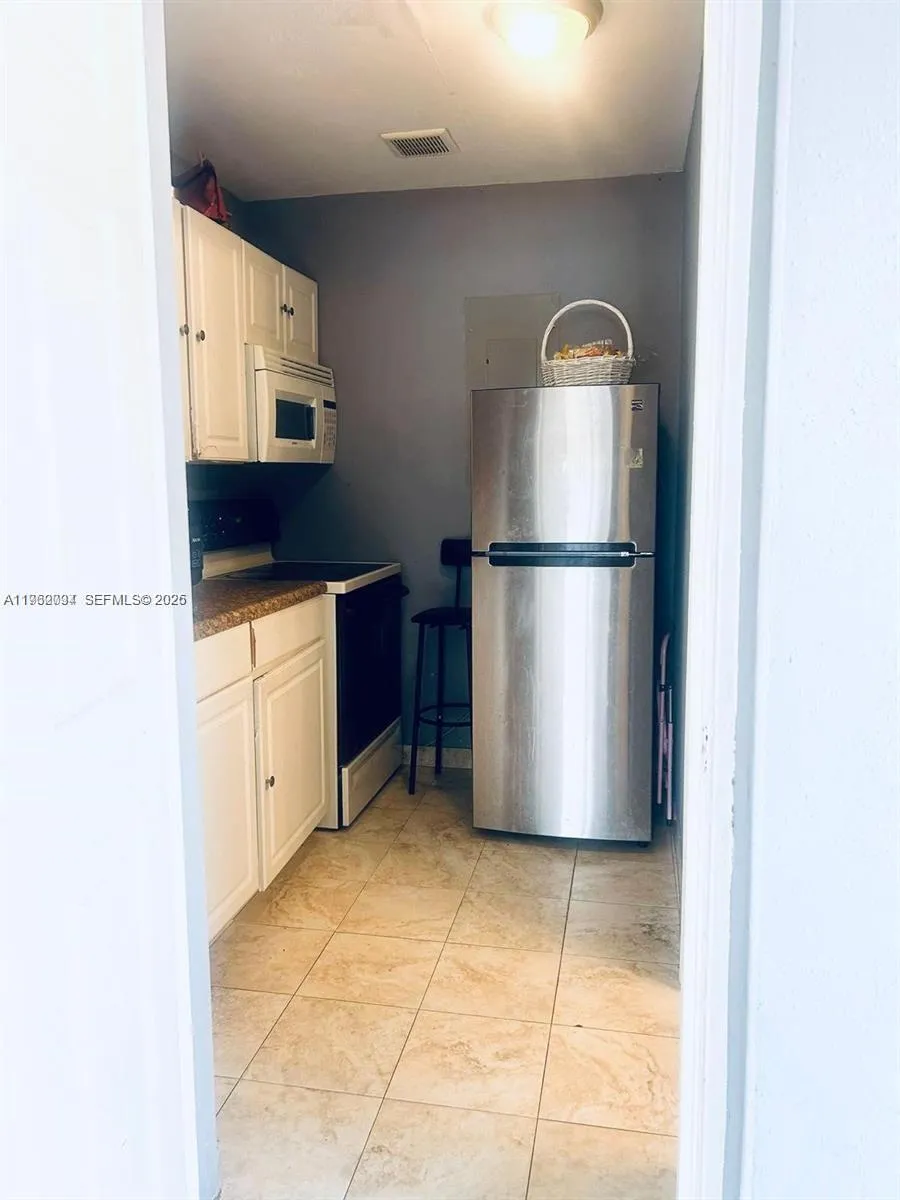 17200 Nw 51st Pl C, Miami Gardens, Florida 33055, Miami Gardens, Florida 33055, 1 Bedroom Bedrooms, ,1 BathroomBathrooms,Residential Lease,For Rent,17200 Nw 51st Pl C, Miami Gardens, Florida 33055,A11962094