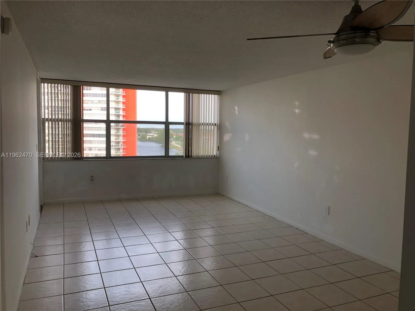 1300 Ne Miami Gardens Dr 804e, Miami, Florida 3317, Miami, Florida 33179, 1 Bedroom Bedrooms, ,1 BathroomBathrooms,Residential,For Sale,1300 Ne Miami Gardens Dr 804e, Miami, Florida 3317,A11962470