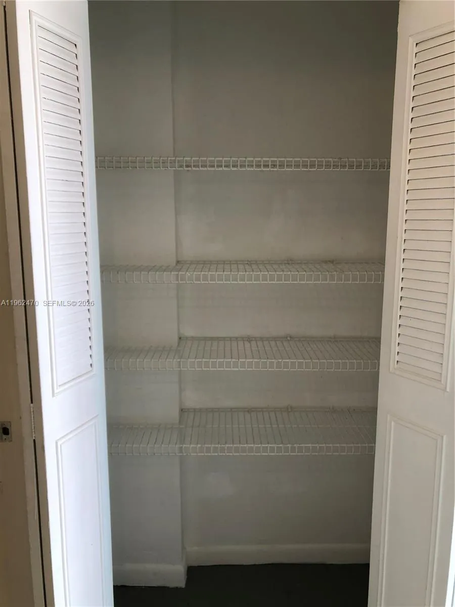 1300 Ne Miami Gardens Dr 804e, Miami, Florida 3317, Miami, Florida 33179, 1 Bedroom Bedrooms, ,1 BathroomBathrooms,Residential,For Sale,1300 Ne Miami Gardens Dr 804e, Miami, Florida 3317,A11962470