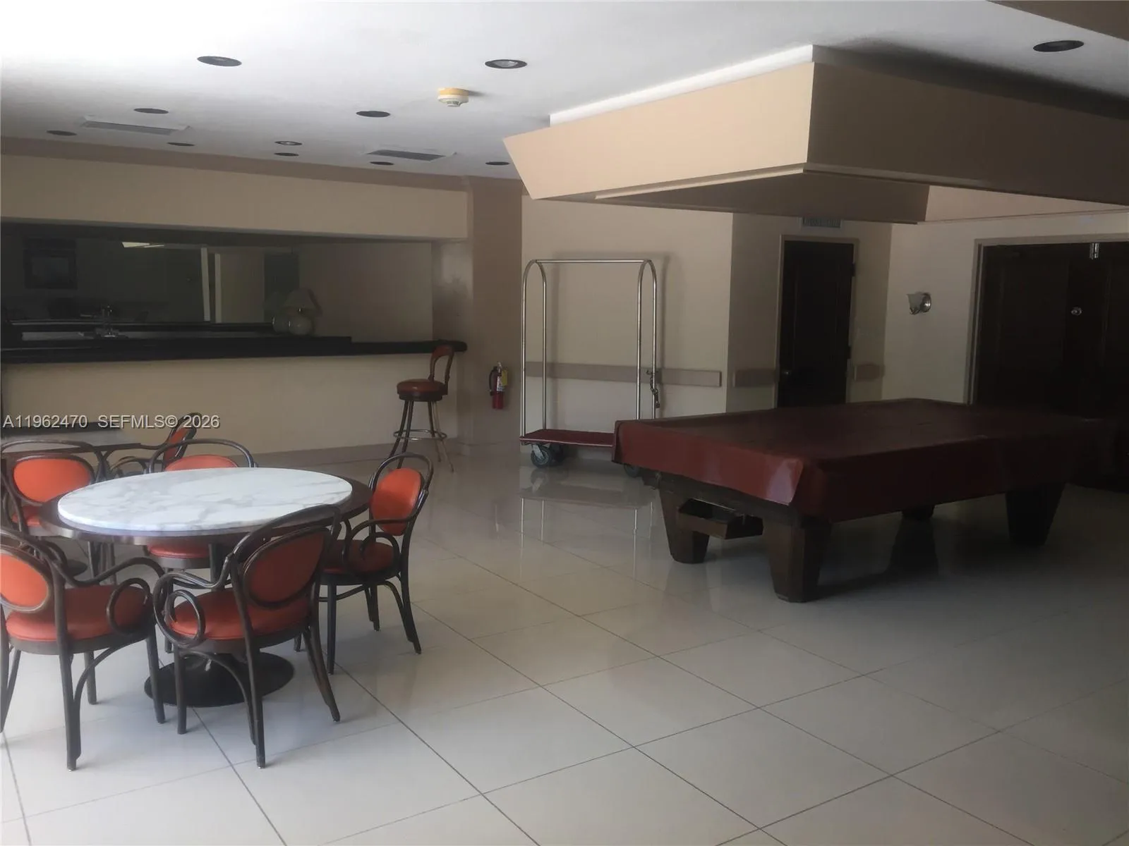 1300 Ne Miami Gardens Dr 804e, Miami, Florida 3317, Miami, Florida 33179, 1 Bedroom Bedrooms, ,1 BathroomBathrooms,Residential,For Sale,1300 Ne Miami Gardens Dr 804e, Miami, Florida 3317,A11962470