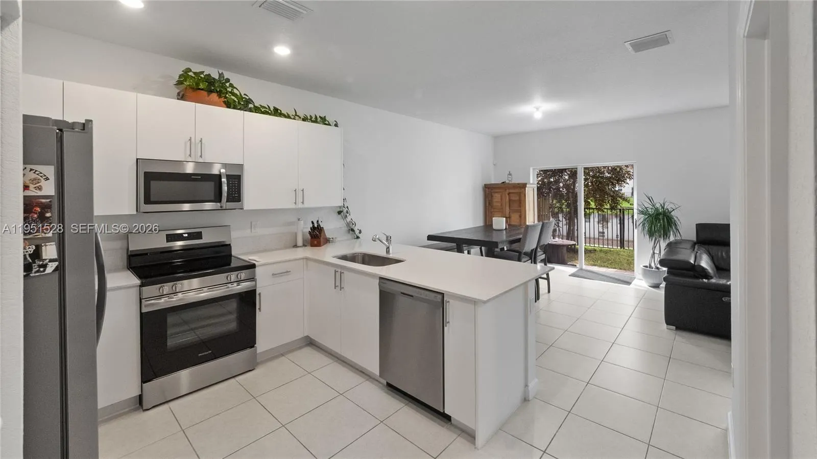 5544 Nw 27th Pl, Lauderhill, Florida 33313, Lauderhill, Florida 33313, 3 Bedrooms Bedrooms, ,2 BathroomsBathrooms,Residential,For Sale,5544 Nw 27th Pl, Lauderhill, Florida 33313,A11951528