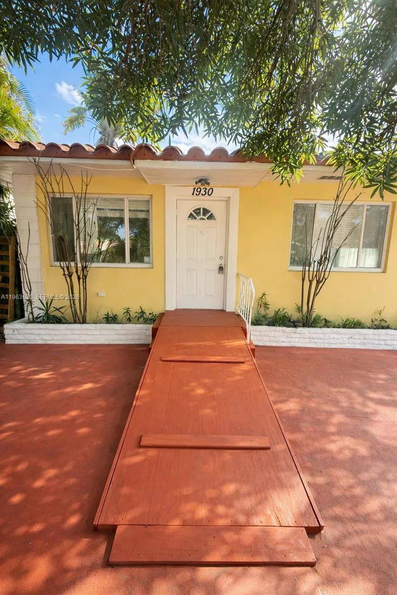 1930 Pierce St, Hollywood, Florida 33020, Hollywood, Florida 33020, 4 Bedrooms Bedrooms, ,4 BathroomsBathrooms,Residential,For Sale,1930 Pierce St, Hollywood, Florida 33020,A11963630