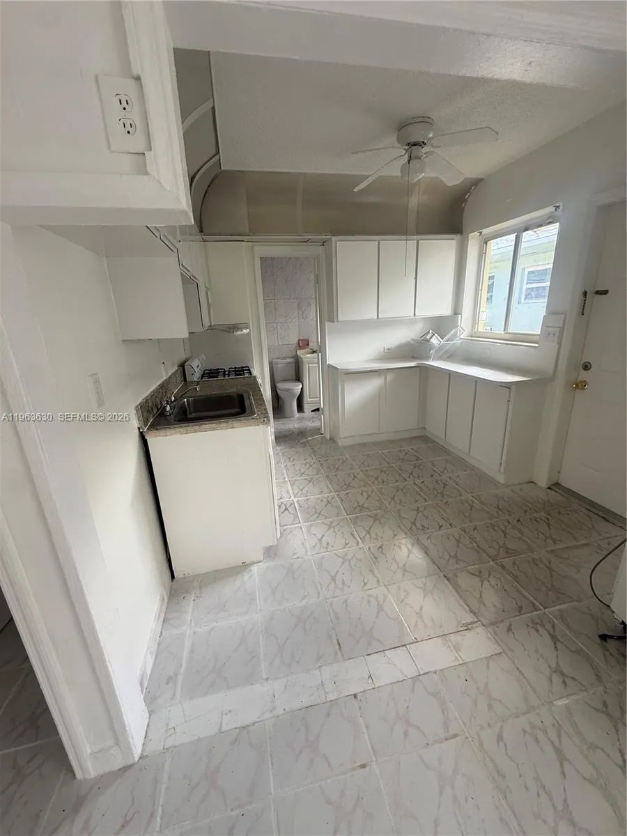 1930 Pierce St, Hollywood, Florida 33020, Hollywood, Florida 33020, 4 Bedrooms Bedrooms, ,4 BathroomsBathrooms,Residential,For Sale,1930 Pierce St, Hollywood, Florida 33020,A11963630