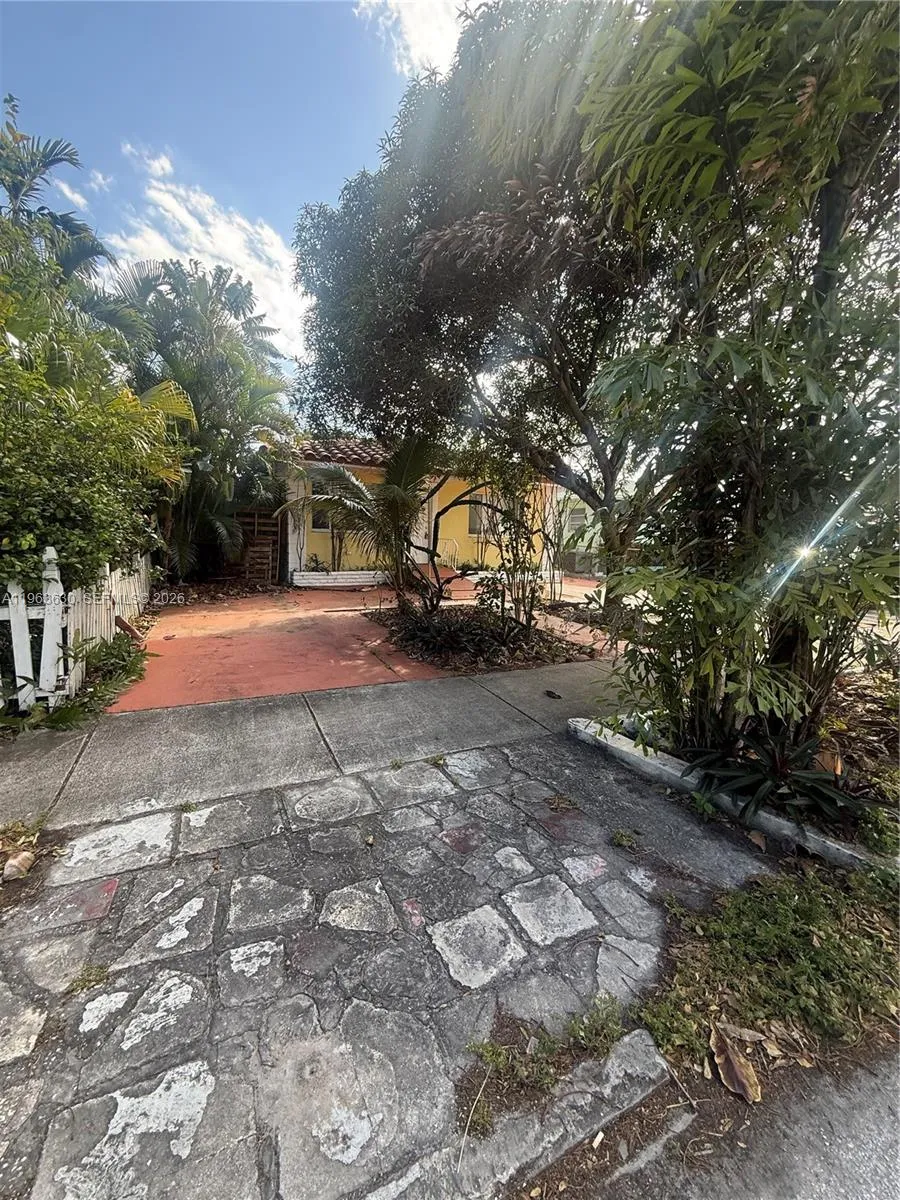 1930 Pierce St, Hollywood, Florida 33020, Hollywood, Florida 33020, 4 Bedrooms Bedrooms, ,4 BathroomsBathrooms,Residential,For Sale,1930 Pierce St, Hollywood, Florida 33020,A11963630