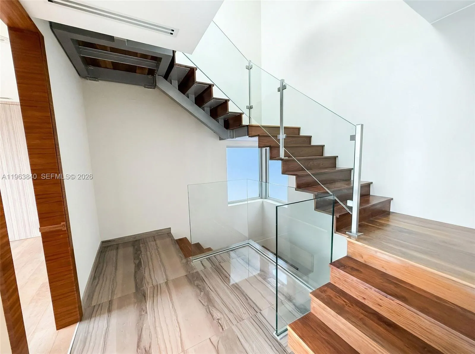 92 Sw 3rd St Ph5213, Miami, Florida 33130, Miami, Florida 33130, 2 Bedrooms Bedrooms, ,3 BathroomsBathrooms,Residential,For Sale,92 Sw 3rd St Ph5213, Miami, Florida 33130,A11963840