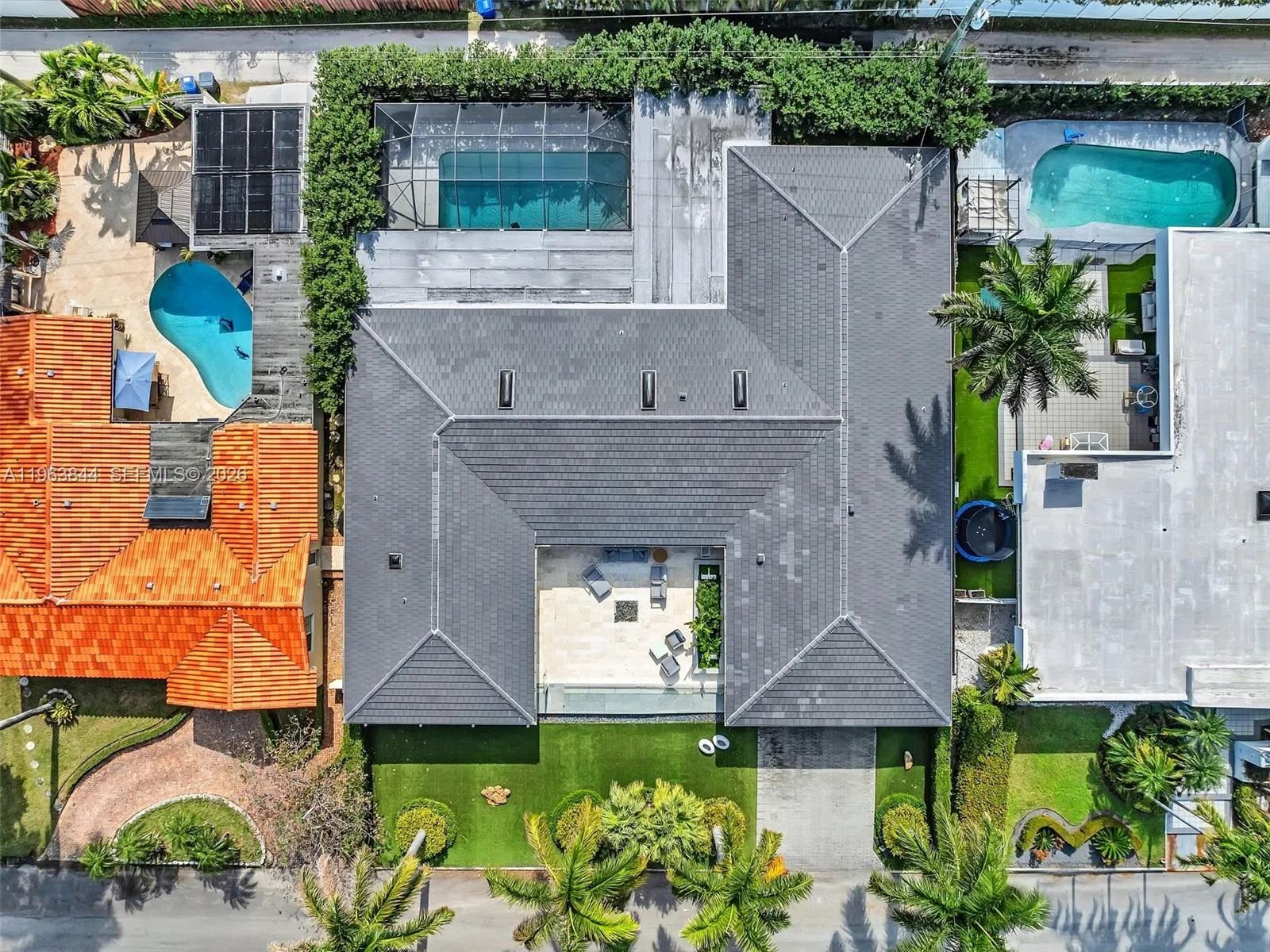 840 S Southlake Dr, Hollywood, Florida 33019, Hollywood, Florida 33019, 5 Bedrooms Bedrooms, ,4 BathroomsBathrooms,Residential,For Sale,840 S Southlake Dr, Hollywood, Florida 33019,A11963844