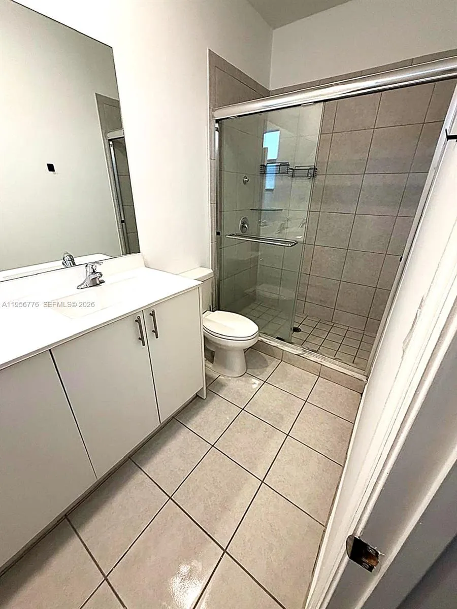 Suite Bathroom