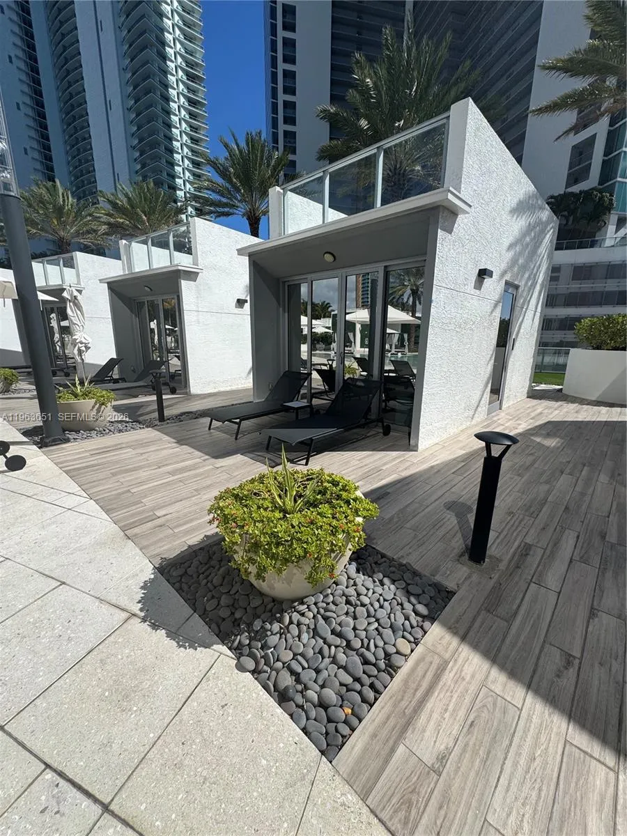 851 Ne 1st Ave 7, Miami, Florida 33132, Miami, Florida 33132, 1 Bedroom Bedrooms, ,1 BathroomBathrooms,Residential,For Sale,851 Ne 1st Ave 7, Miami, Florida 33132,A11963651