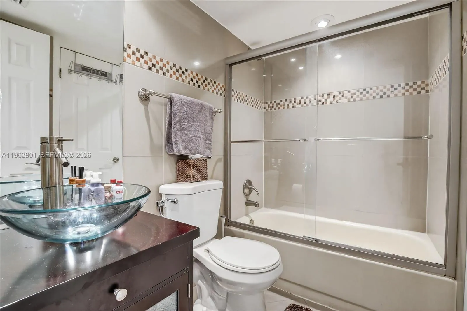 7401 Nw 16th St 307, Plantation, Florida 33313, Plantation, Florida 33313, 2 Bedrooms Bedrooms, ,2 BathroomsBathrooms,Residential Lease,For Rent,7401 Nw 16th St 307, Plantation, Florida 33313,A11963901