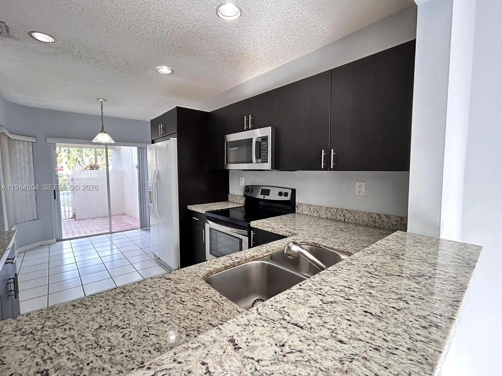 9900 Nw 43rd Ter, Doral, Florida 33178, Doral, Florida 33178, 4 Bedrooms Bedrooms, ,2 BathroomsBathrooms,Residential Lease,For Rent,9900 Nw 43rd Ter, Doral, Florida 33178,A11964004