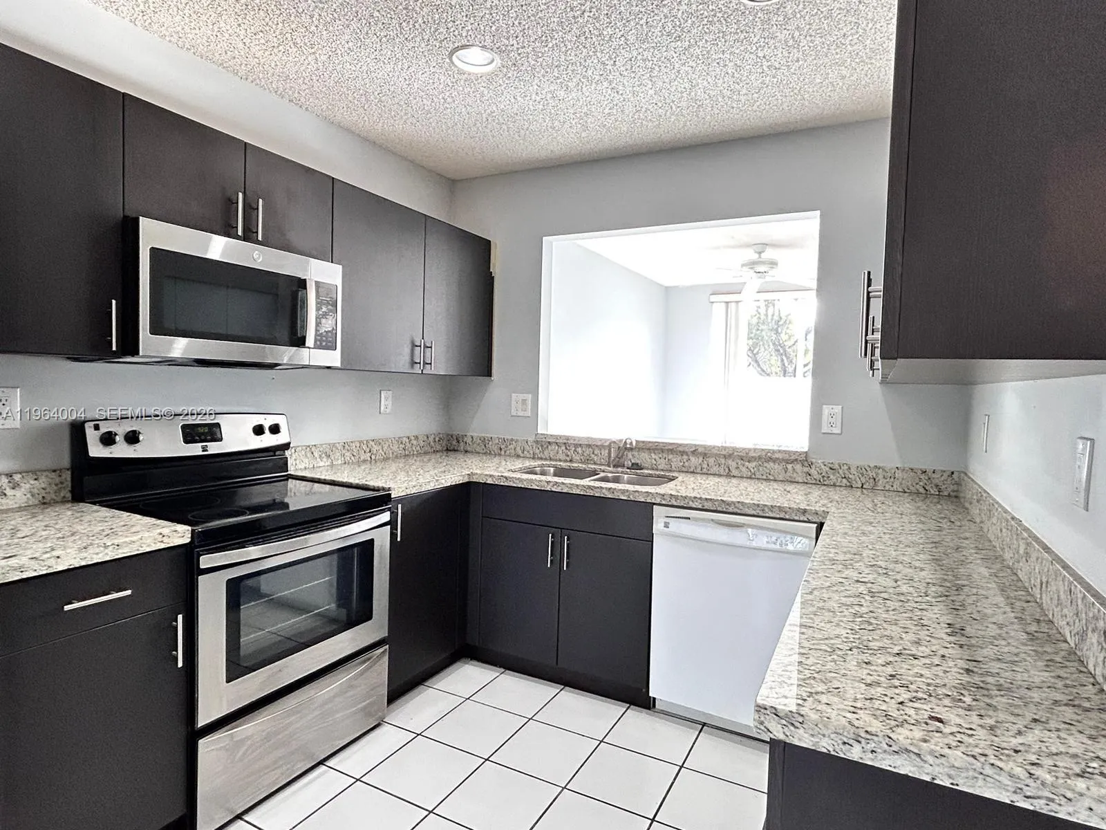 9900 Nw 43rd Ter, Doral, Florida 33178, Doral, Florida 33178, 4 Bedrooms Bedrooms, ,2 BathroomsBathrooms,Residential Lease,For Rent,9900 Nw 43rd Ter, Doral, Florida 33178,A11964004