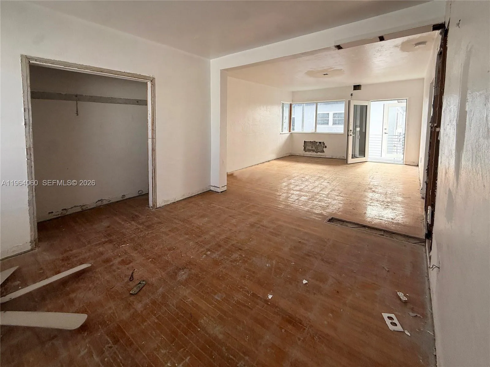 8025 Crespi Blvd, Miami Beach, Florida 33141, Miami Beach, Florida 33141, ,Commercial Sale,For Sale,8025 Crespi Blvd, Miami Beach, Florida 33141,A11964060