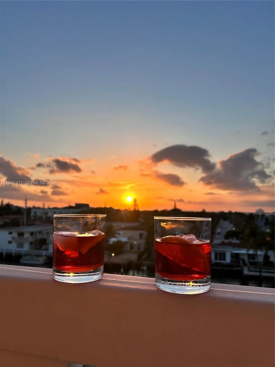 8530 Byron Ave 505, Miami Beach, Florida 33141, Miami Beach, Florida 33141, 2 Bedrooms Bedrooms, ,2 BathroomsBathrooms,Residential,For Sale,8530 Byron Ave 505, Miami Beach, Florida 33141,A11962471