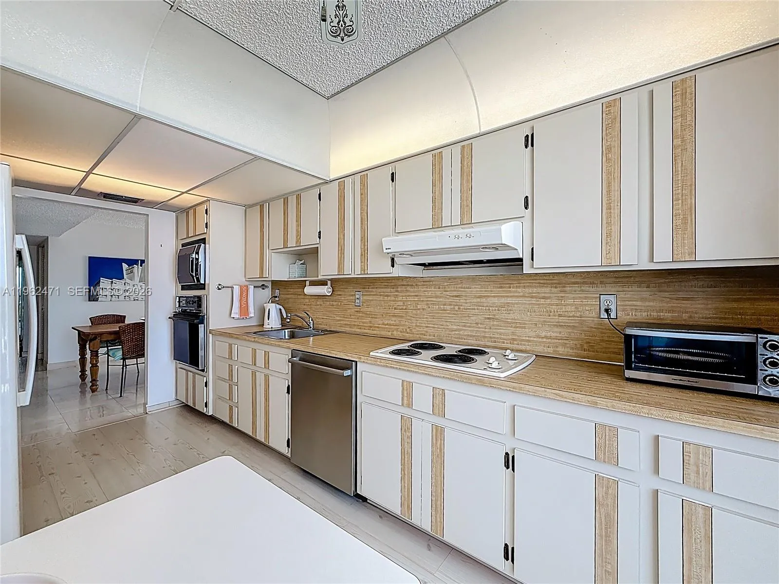 8530 Byron Ave 505, Miami Beach, Florida 33141, Miami Beach, Florida 33141, 2 Bedrooms Bedrooms, ,2 BathroomsBathrooms,Residential,For Sale,8530 Byron Ave 505, Miami Beach, Florida 33141,A11962471