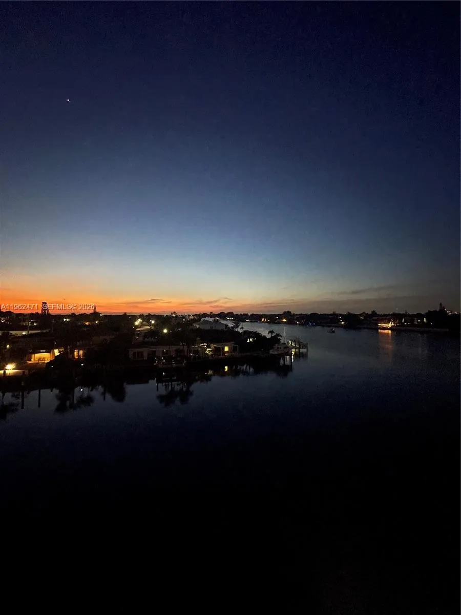 8530 Byron Ave 505, Miami Beach, Florida 33141, Miami Beach, Florida 33141, 2 Bedrooms Bedrooms, ,2 BathroomsBathrooms,Residential,For Sale,8530 Byron Ave 505, Miami Beach, Florida 33141,A11962471