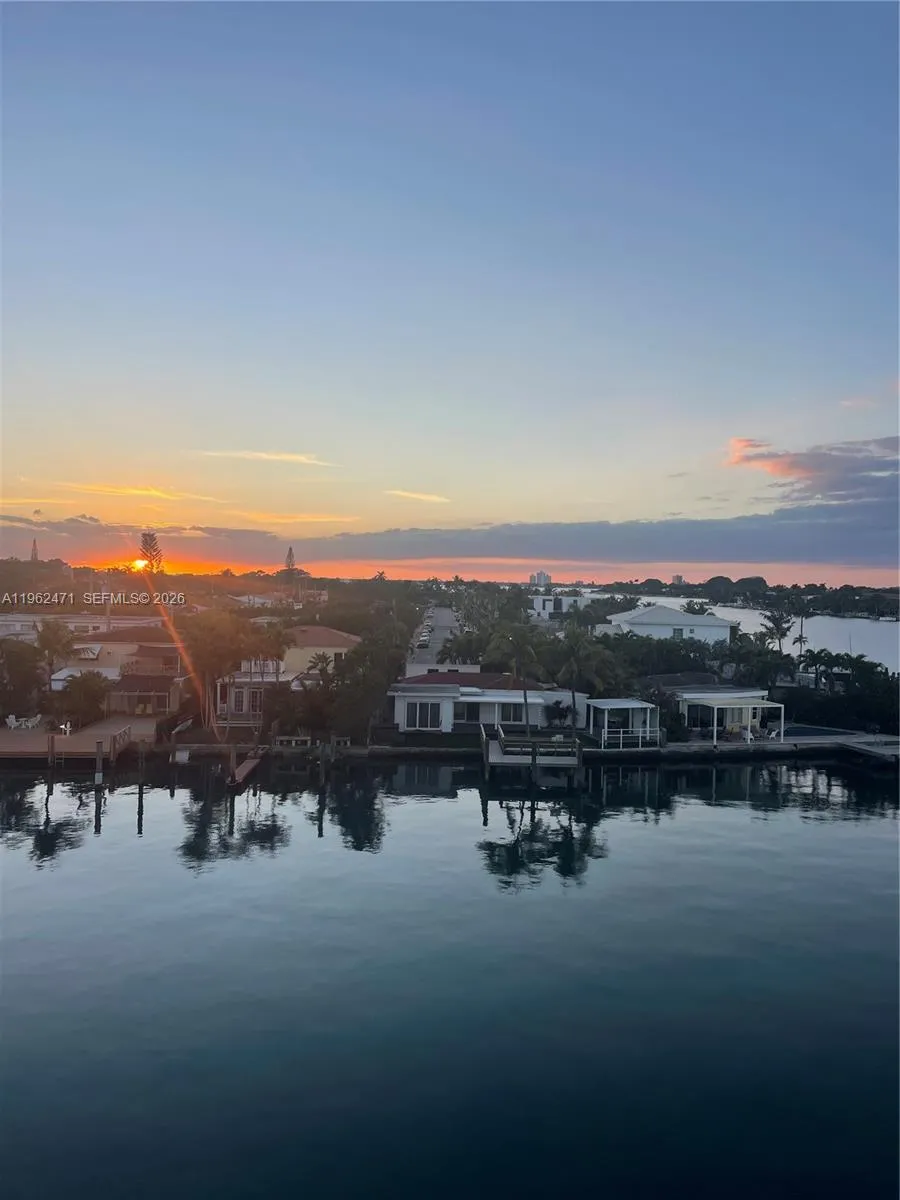 8530 Byron Ave 505, Miami Beach, Florida 33141, Miami Beach, Florida 33141, 2 Bedrooms Bedrooms, ,2 BathroomsBathrooms,Residential,For Sale,8530 Byron Ave 505, Miami Beach, Florida 33141,A11962471