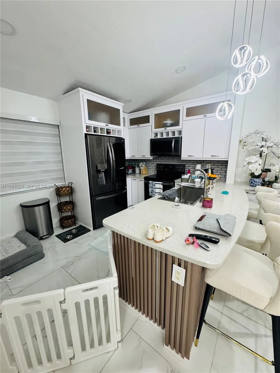 11761 Nw 12th St, Pembroke Pines, Florida 33026, Pembroke Pines, Florida 33026, 3 Bedrooms Bedrooms, ,2 BathroomsBathrooms,Residential Lease,For Rent,11761 Nw 12th St, Pembroke Pines, Florida 33026,A11964085