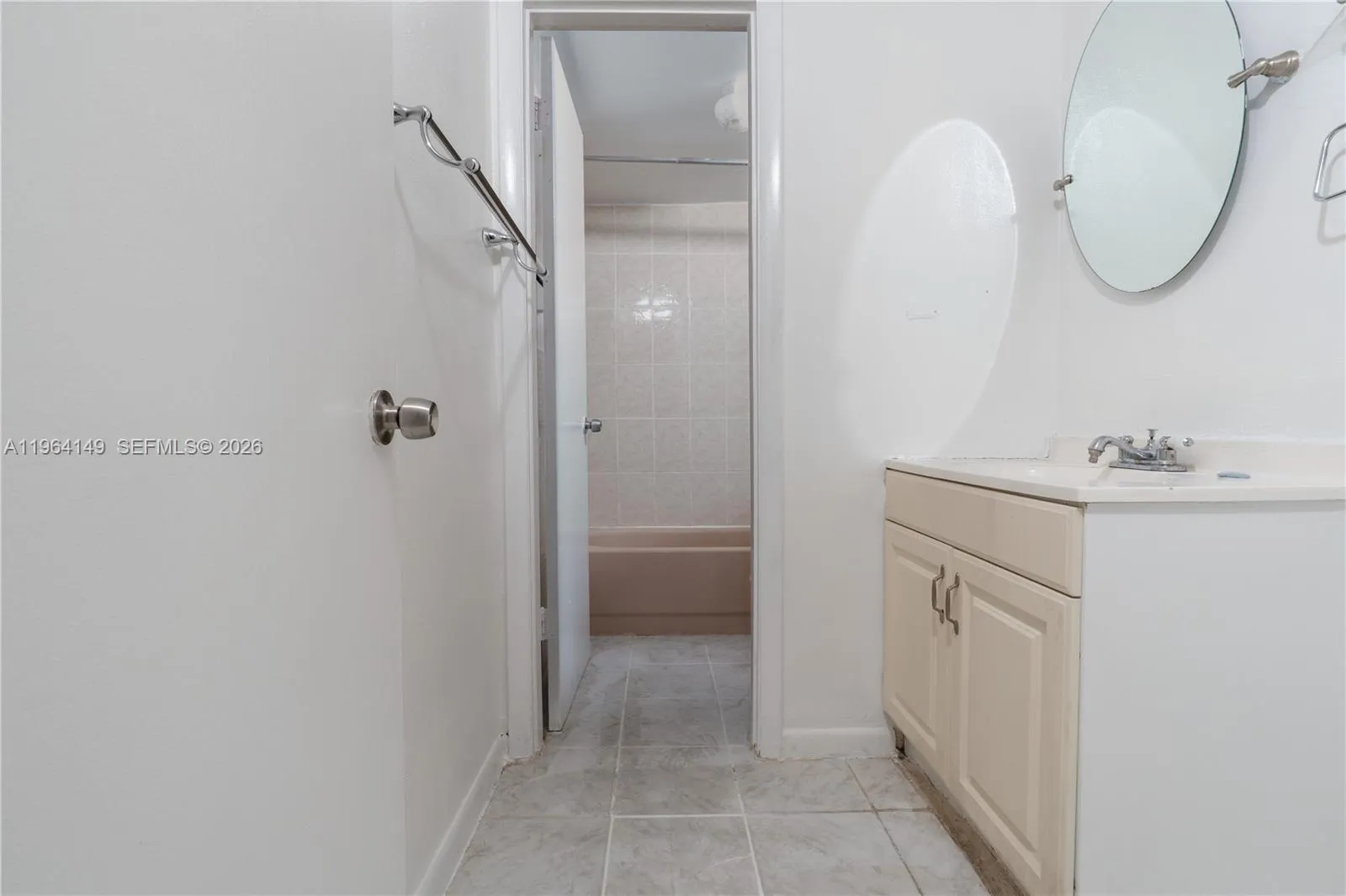 1910 W 56th St 3321, Hialeah, Florida 33012, Hialeah, Florida 33012, 2 Bedrooms Bedrooms, ,1 BathroomBathrooms,Residential,For Sale,1910 W 56th St 3321, Hialeah, Florida 33012,A11964149