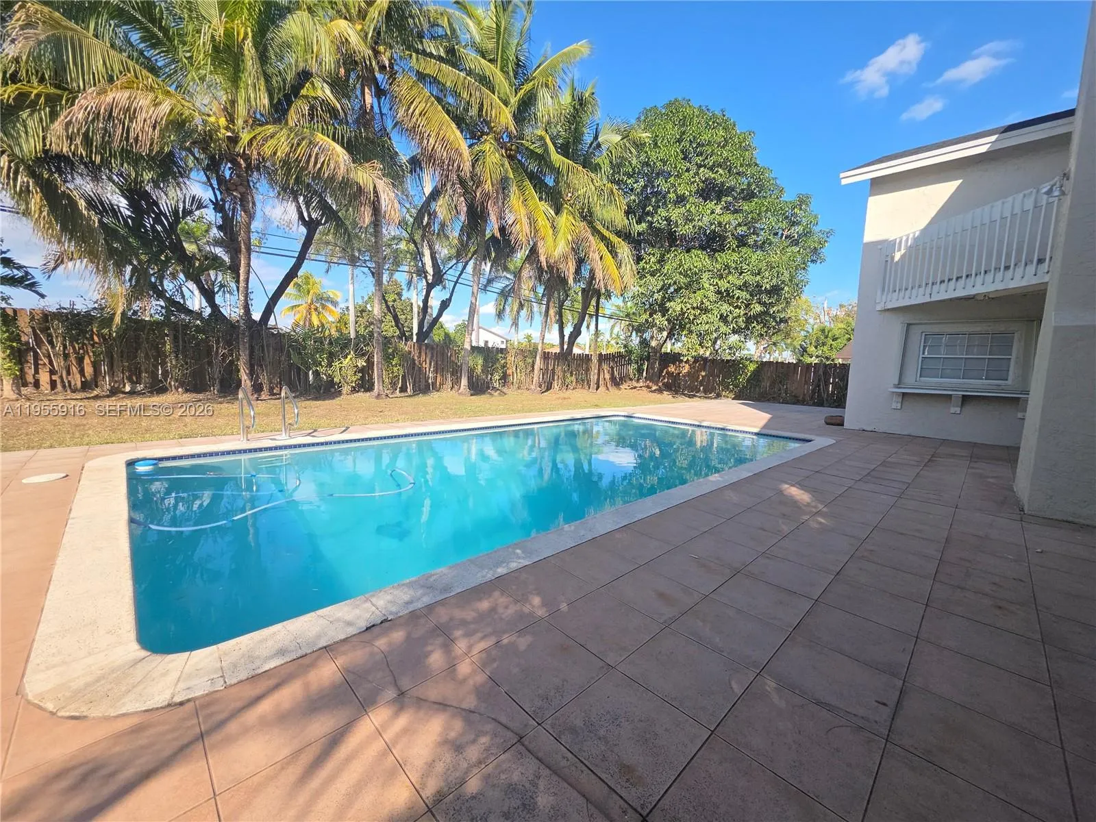 Beautiful outdoors recreational & entertaining area.\n