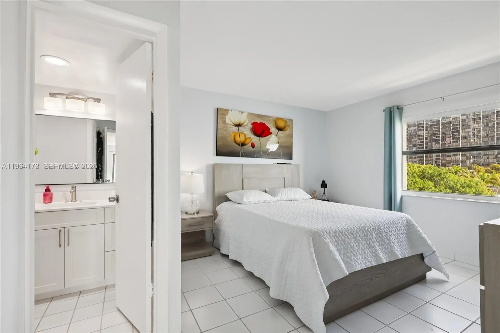 2201 Brickell Ave 77, Miami, Florida 33129, Miami, Florida 33129, 2 Bedrooms Bedrooms, ,2 BathroomsBathrooms,Residential,For Sale,2201 Brickell Ave 77, Miami, Florida 33129,A11964173