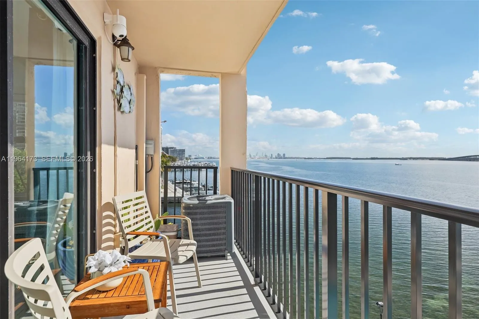 2201 Brickell Ave 77, Miami, Florida 33129, Miami, Florida 33129, 2 Bedrooms Bedrooms, ,2 BathroomsBathrooms,Residential,For Sale,2201 Brickell Ave 77, Miami, Florida 33129,A11964173