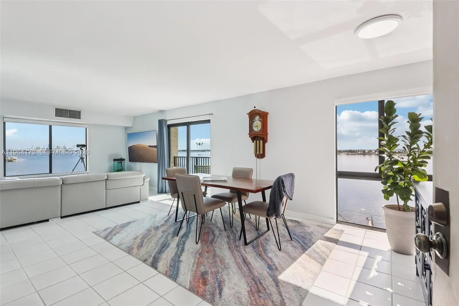 2201 Brickell Ave 77, Miami, Florida 33129, Miami, Florida 33129, 2 Bedrooms Bedrooms, ,2 BathroomsBathrooms,Residential,For Sale,2201 Brickell Ave 77, Miami, Florida 33129,A11964173