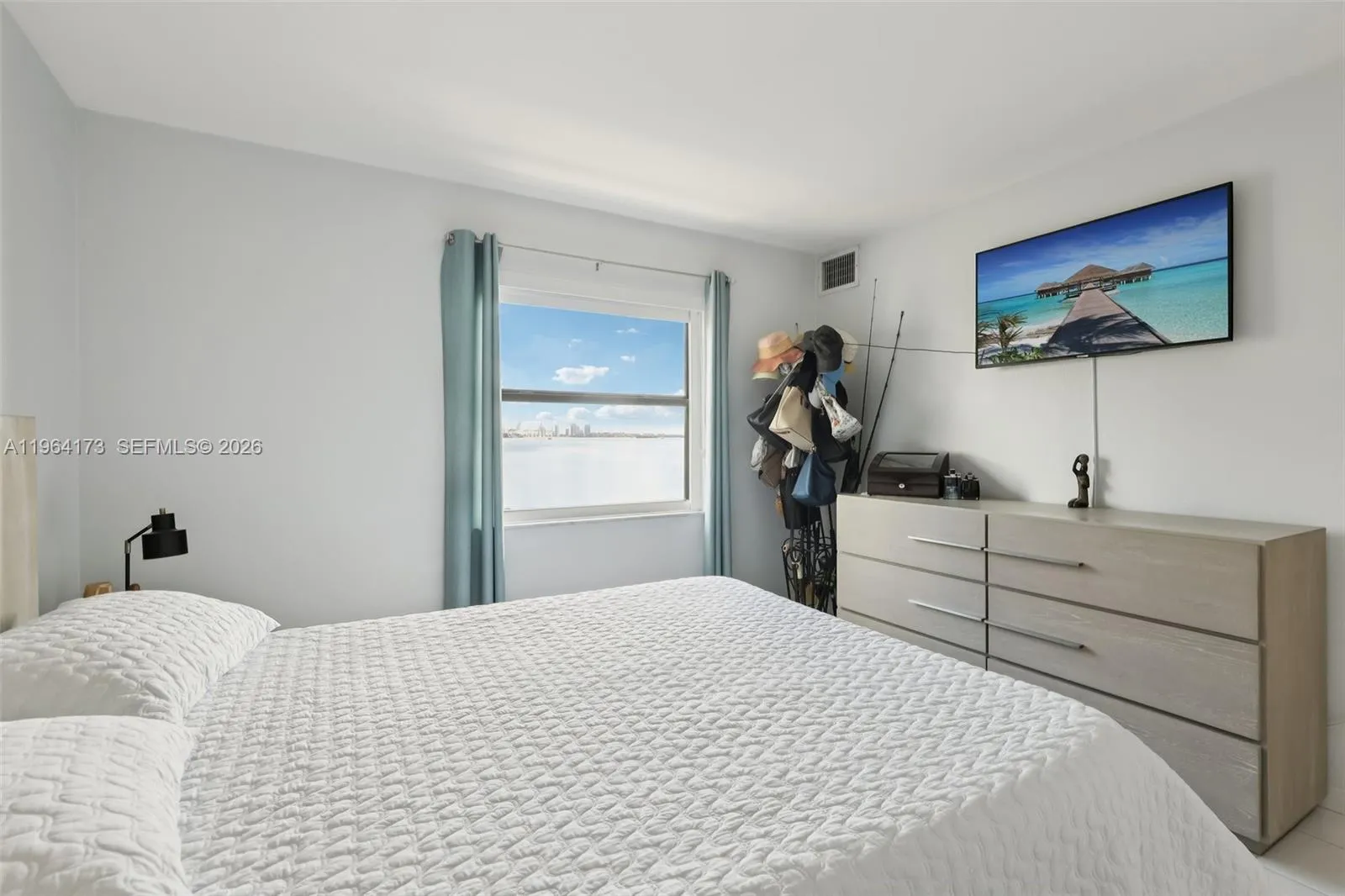 2201 Brickell Ave 77, Miami, Florida 33129, Miami, Florida 33129, 2 Bedrooms Bedrooms, ,2 BathroomsBathrooms,Residential,For Sale,2201 Brickell Ave 77, Miami, Florida 33129,A11964173