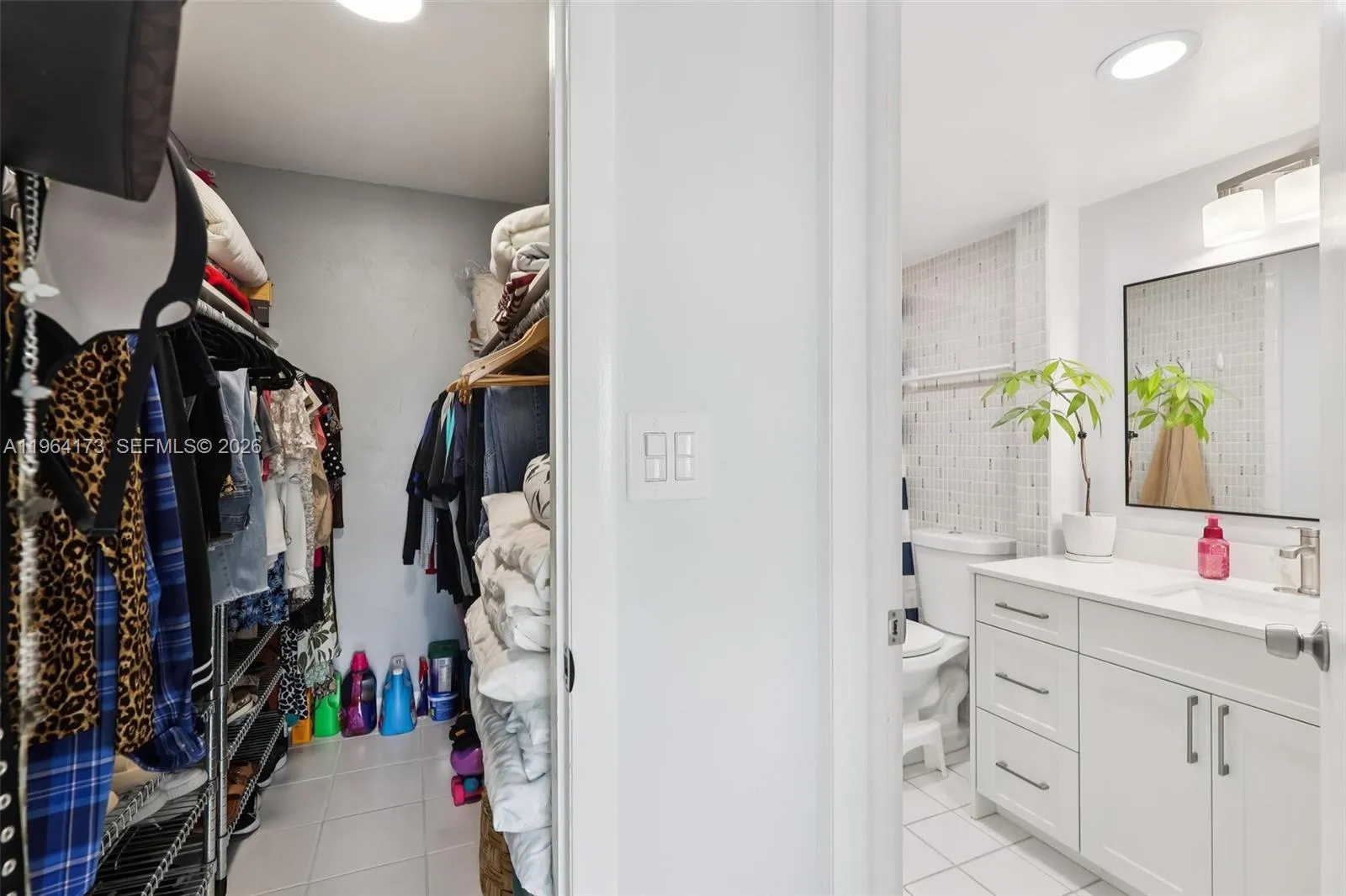 2201 Brickell Ave 77, Miami, Florida 33129, Miami, Florida 33129, 2 Bedrooms Bedrooms, ,2 BathroomsBathrooms,Residential,For Sale,2201 Brickell Ave 77, Miami, Florida 33129,A11964173