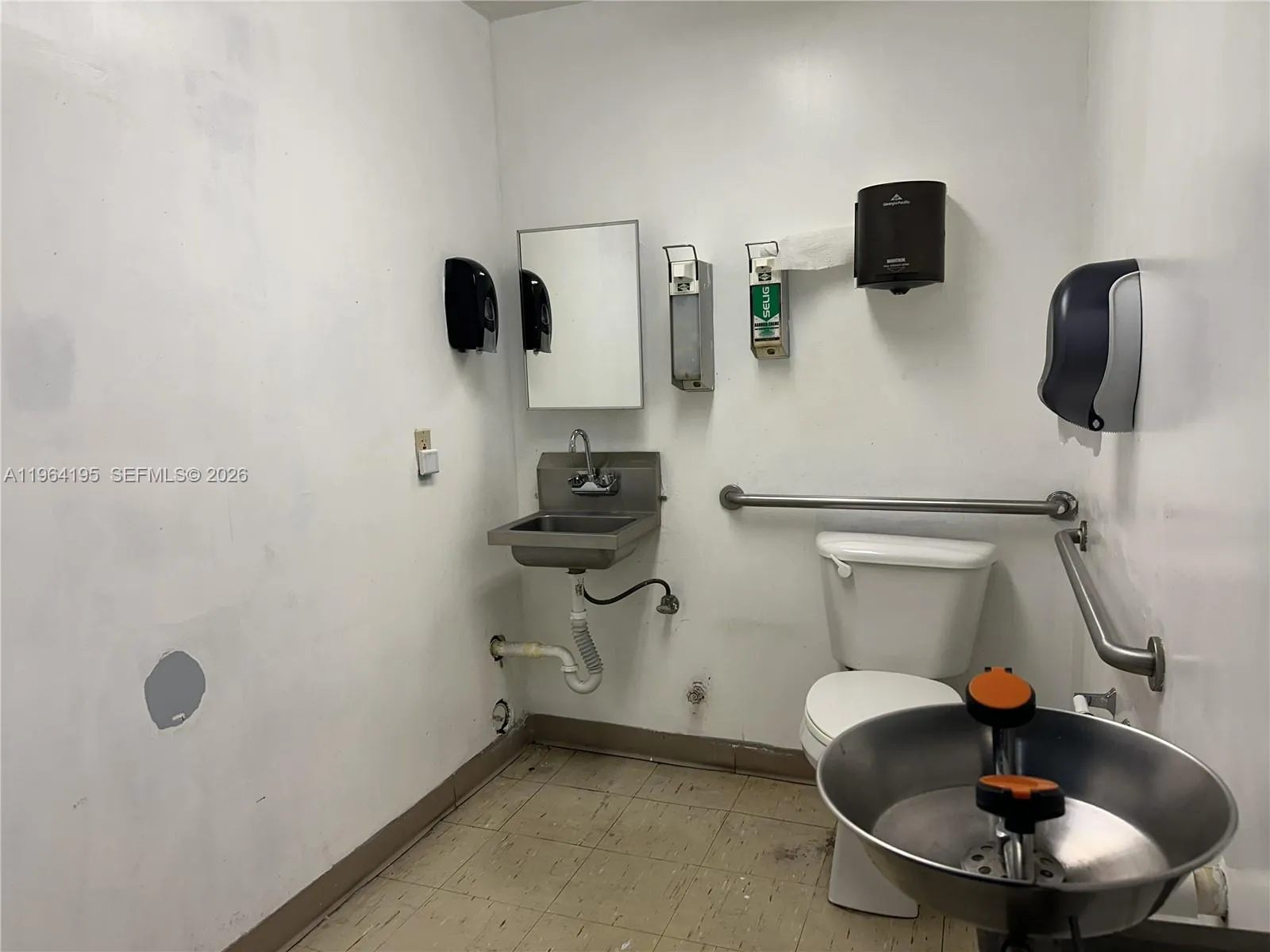 2330 Nw 102nd Ave Bay 4, Doral, Florida 33172, Doral, Florida 33172, ,Commercial Lease,For Rent,2330 Nw 102nd Ave Bay 4, Doral, Florida 33172,A11964195