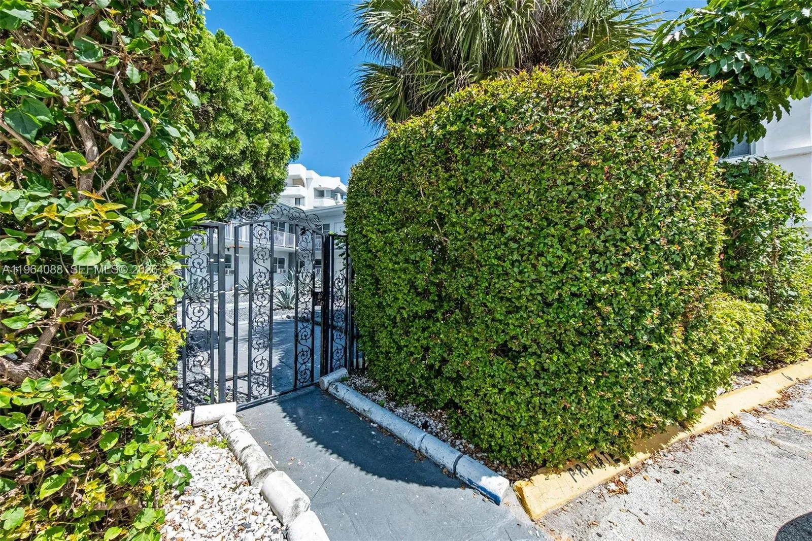 7271 Gary Ave 25, Miami Beach, Florida 33141, Miami Beach, Florida 33141, 1 Bedroom Bedrooms, ,1 BathroomBathrooms,Residential Lease,For Rent,7271 Gary Ave 25, Miami Beach, Florida 33141,A11964088