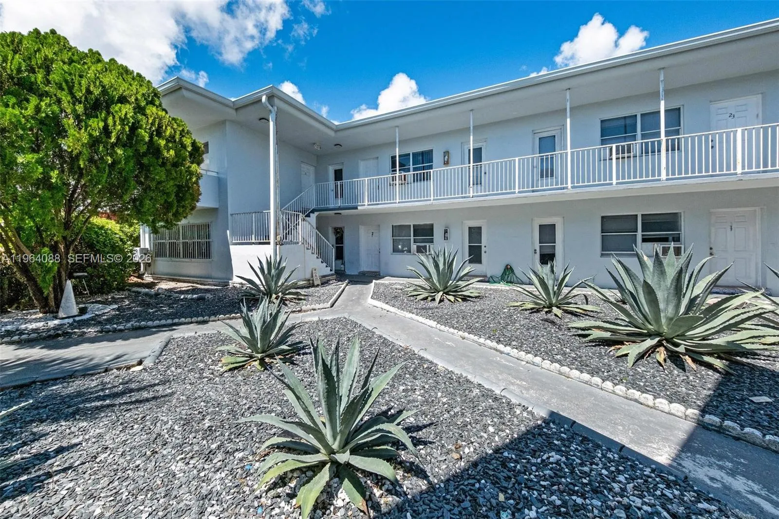 7271 Gary Ave 25, Miami Beach, Florida 33141, Miami Beach, Florida 33141, 1 Bedroom Bedrooms, ,1 BathroomBathrooms,Residential Lease,For Rent,7271 Gary Ave 25, Miami Beach, Florida 33141,A11964088