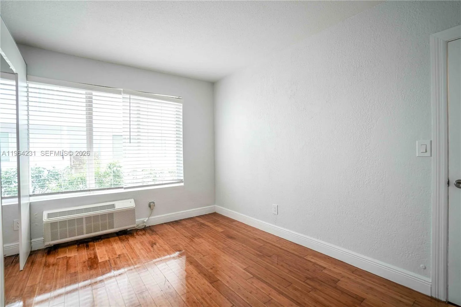 7325 Carlyle Ave 10, Miami Beach, Florida 33141, Miami Beach, Florida 33141, 1 Bedroom Bedrooms, ,1 BathroomBathrooms,Residential Lease,For Rent,7325 Carlyle Ave 10, Miami Beach, Florida 33141,A11964231