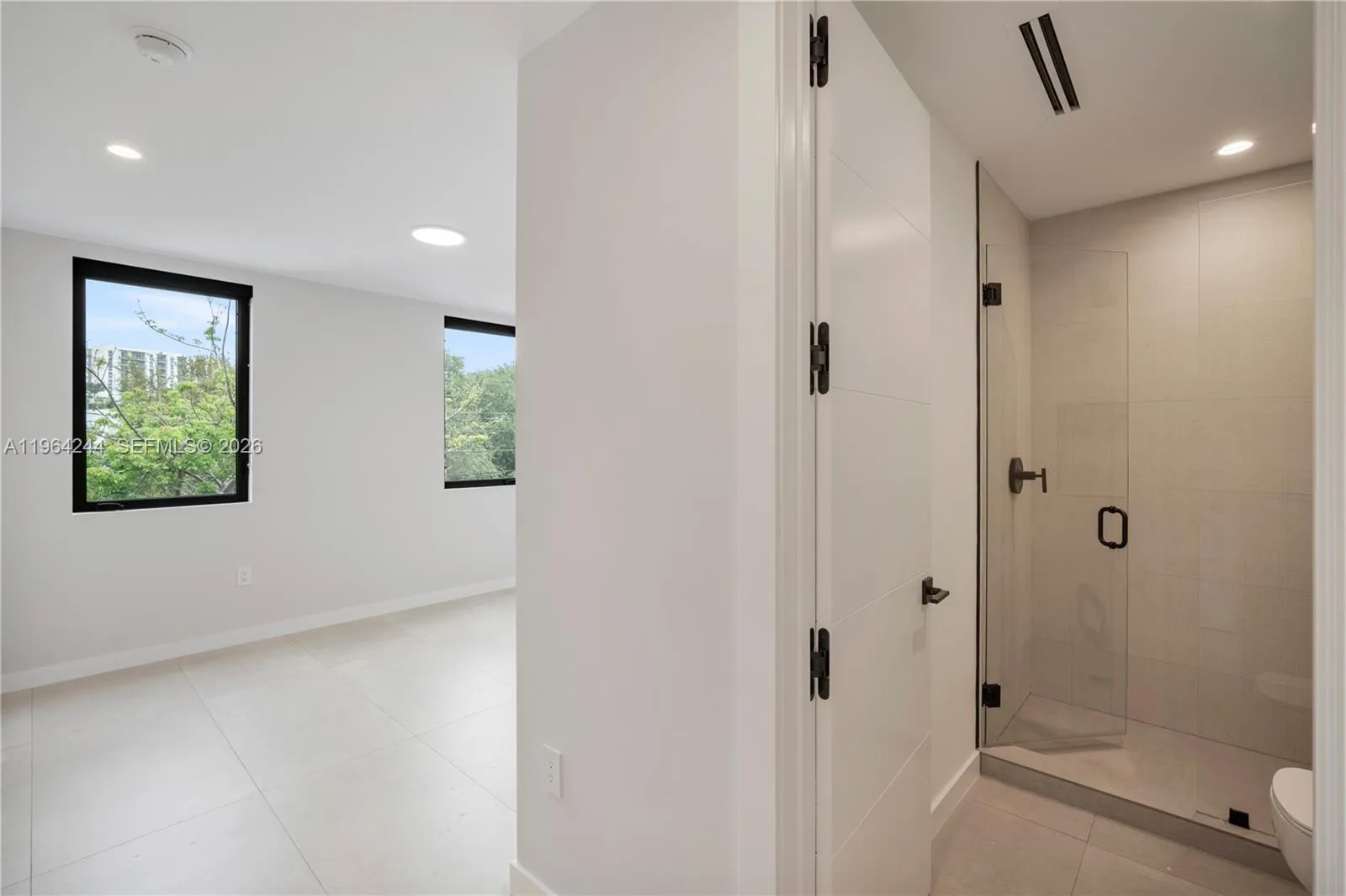 2962 W Trade Ave, Coconut Grove, Florida 33133, Coconut Grove, Florida 33133, 5 Bedrooms Bedrooms, ,5 BathroomsBathrooms,Residential,For Sale,2962 W Trade Ave, Coconut Grove, Florida 33133,A11964244