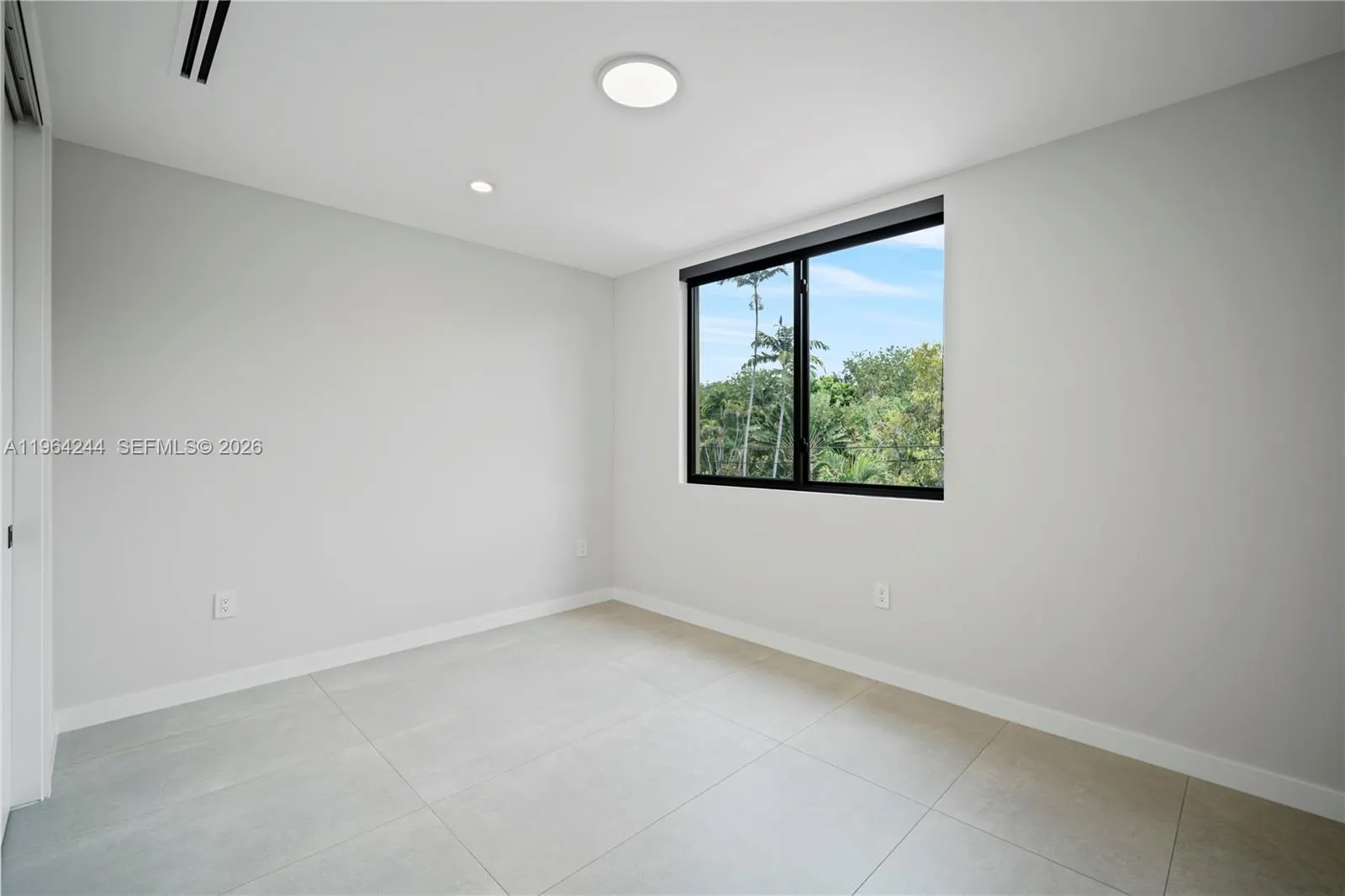 2962 W Trade Ave, Coconut Grove, Florida 33133, Coconut Grove, Florida 33133, 5 Bedrooms Bedrooms, ,5 BathroomsBathrooms,Residential,For Sale,2962 W Trade Ave, Coconut Grove, Florida 33133,A11964244