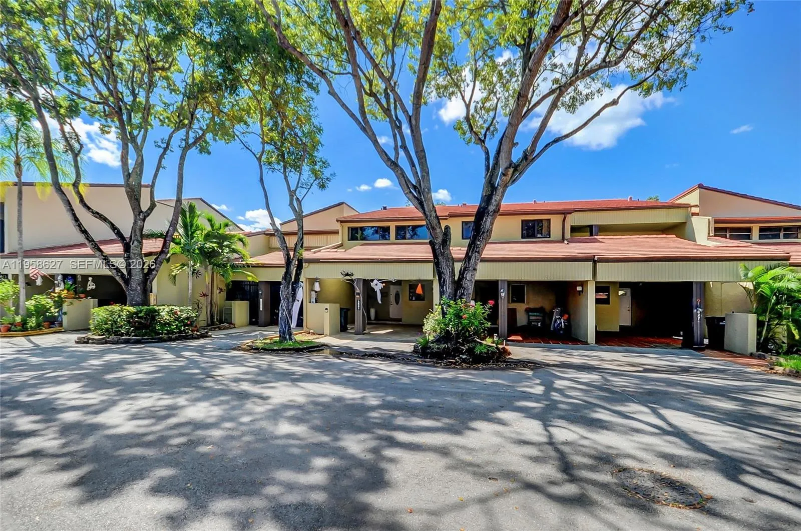 3831 Estepona Ave 11-d-2, Doral, Florida 33178, Doral, Florida 33178, 3 Bedrooms Bedrooms, ,2 BathroomsBathrooms,Residential,For Sale,3831 Estepona Ave 11-d-2, Doral, Florida 33178,A11958627