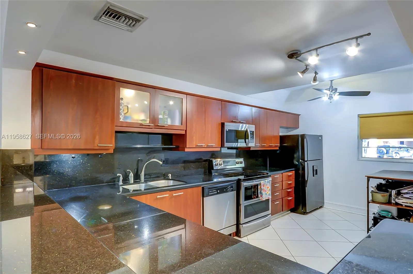 3831 Estepona Ave 11-d-2, Doral, Florida 33178, Doral, Florida 33178, 3 Bedrooms Bedrooms, ,2 BathroomsBathrooms,Residential,For Sale,3831 Estepona Ave 11-d-2, Doral, Florida 33178,A11958627