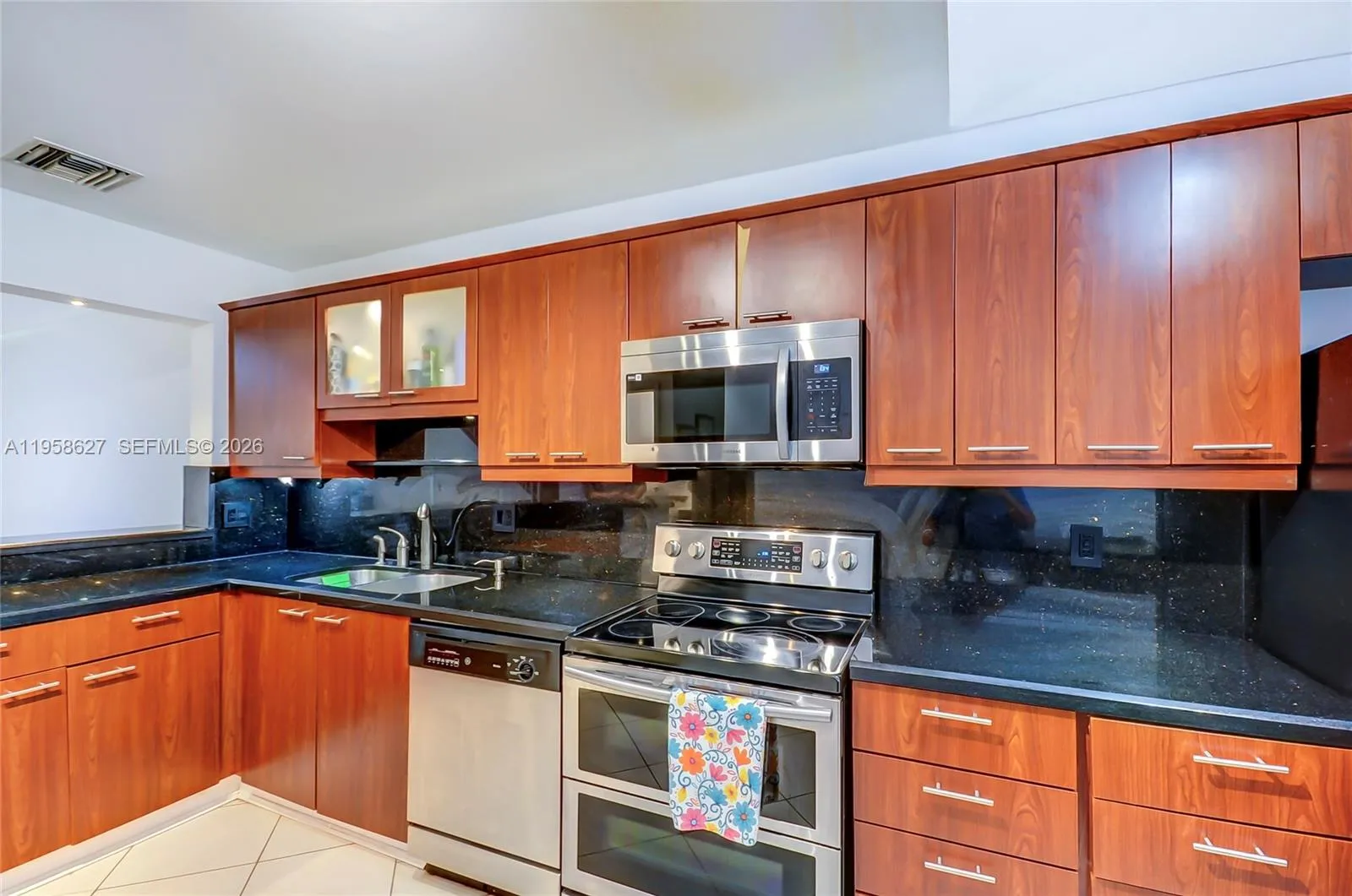 3831 Estepona Ave 11-d-2, Doral, Florida 33178, Doral, Florida 33178, 3 Bedrooms Bedrooms, ,2 BathroomsBathrooms,Residential,For Sale,3831 Estepona Ave 11-d-2, Doral, Florida 33178,A11958627