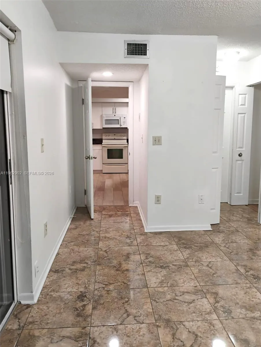 8520 Sw 212th St 306, Cutler Bay, Florida 33189, Cutler Bay, Florida 33189, 1 Bedroom Bedrooms, ,1 BathroomBathrooms,Residential Lease,For Rent,8520 Sw 212th St 306, Cutler Bay, Florida 33189,A11962902