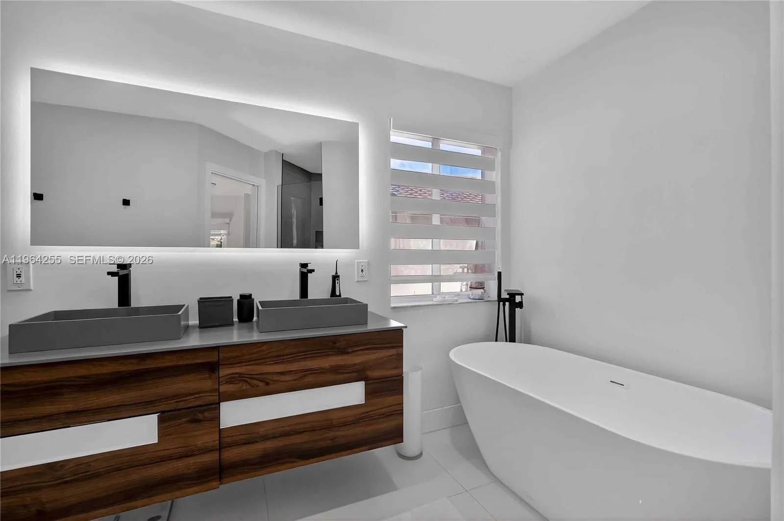 160 Sw 206th Ave, Pembroke Pines, Florida 33029, Pembroke Pines, Florida 33029, 3 Bedrooms Bedrooms, ,2 BathroomsBathrooms,Residential,For Sale,160 Sw 206th Ave, Pembroke Pines, Florida 33029,A11964255