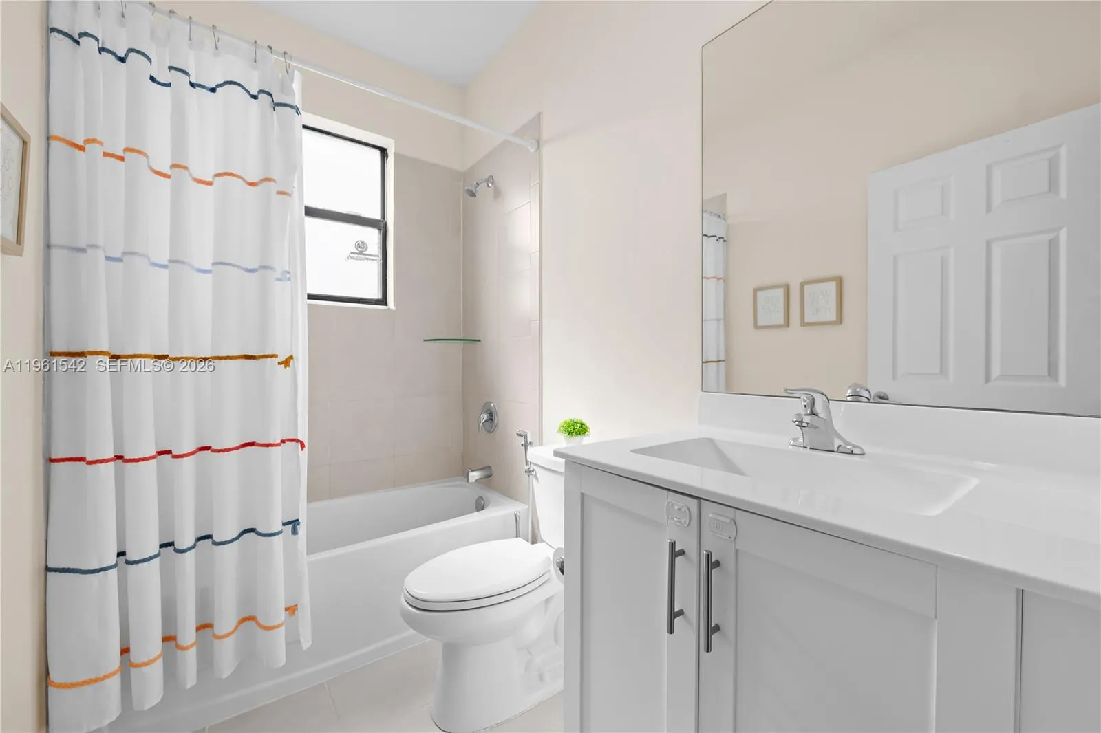 Hialeah, Florida 33018, 3 Bedrooms Bedrooms, ,2 BathroomsBathrooms,Residential,For Sale,A11961542